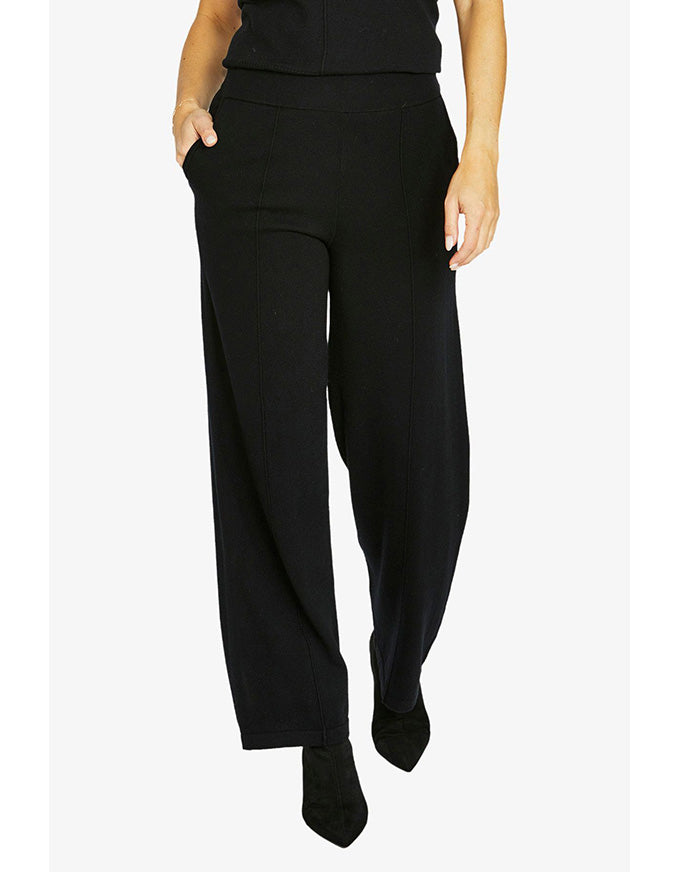 Seam detail pant in black with wide leg and front seam detail