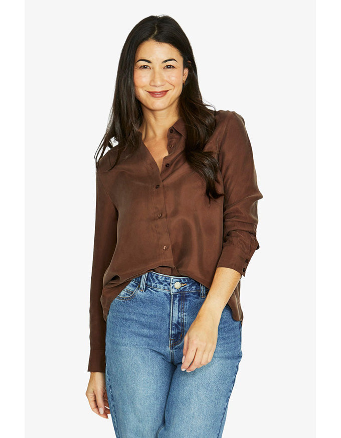 Cupro shirt in cocoa with button front, collar and long sleeves