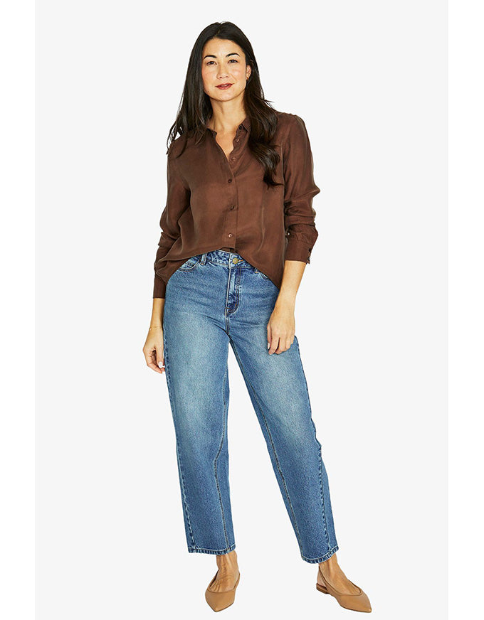 Cupro shirt in cocoa with button front, collar and long sleeves