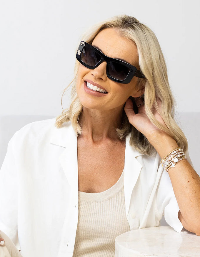 Bailey Sunglasses Crystal Black Smoke