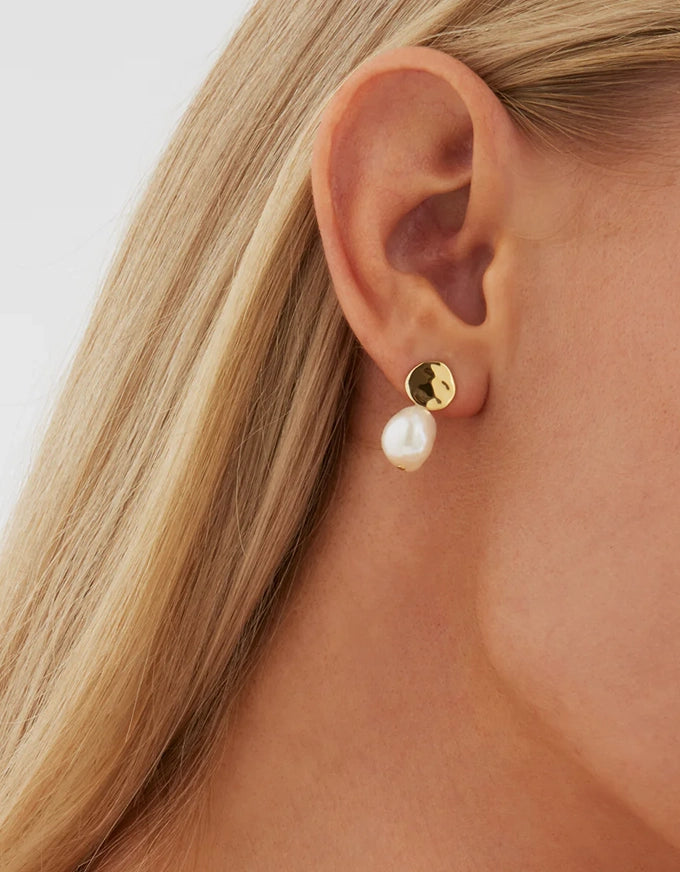 Renaissance Pearl Earrings Gold