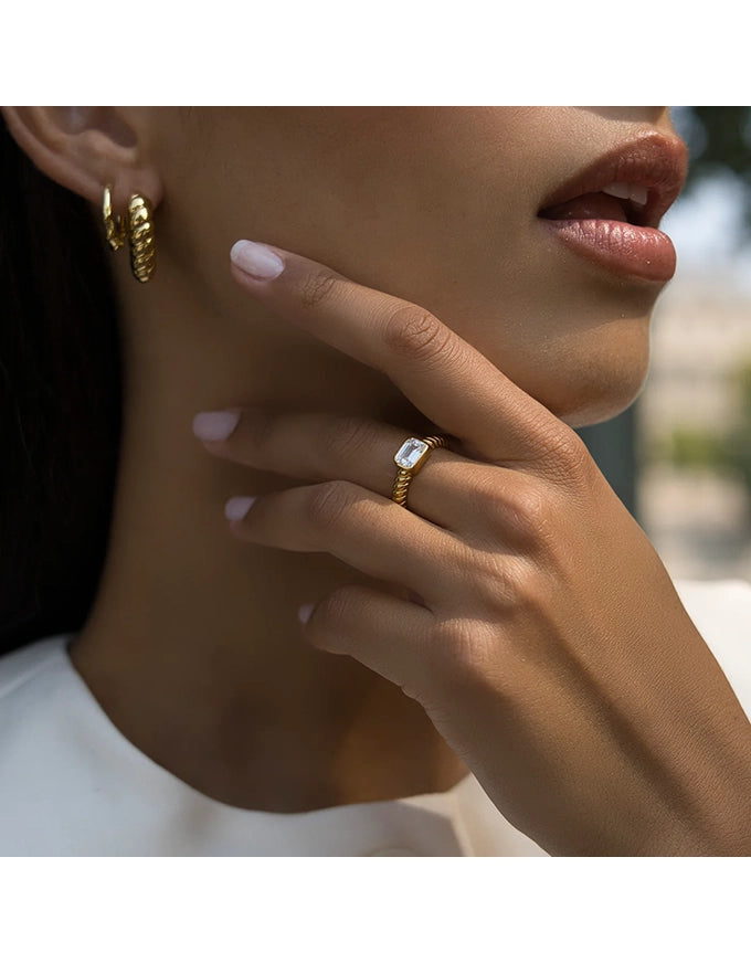 Riviera Twist Hoops
