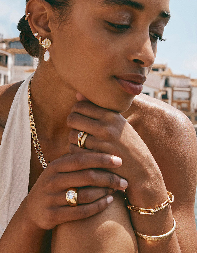 Oval Croissant Ring Gold