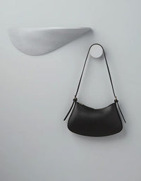 Rayvn Handbag Black Leather