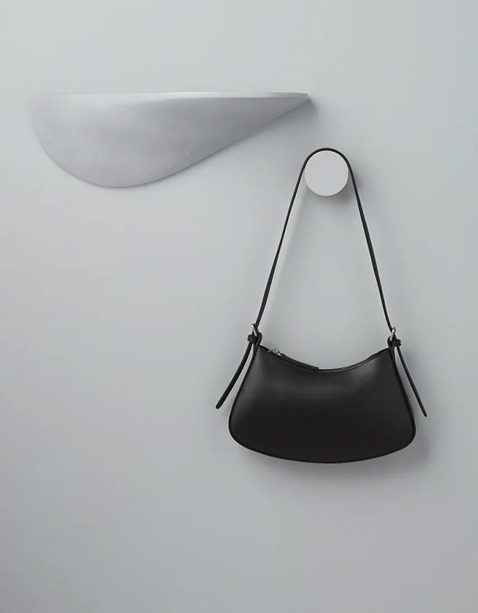 Rayvn Handbag Black Leather