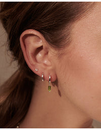 Huggies w Hanging Peridot Baguette - Silver