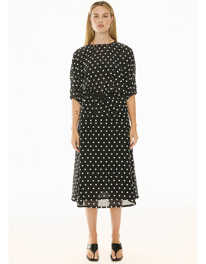 Clove Embroidered Top Black/Pebble