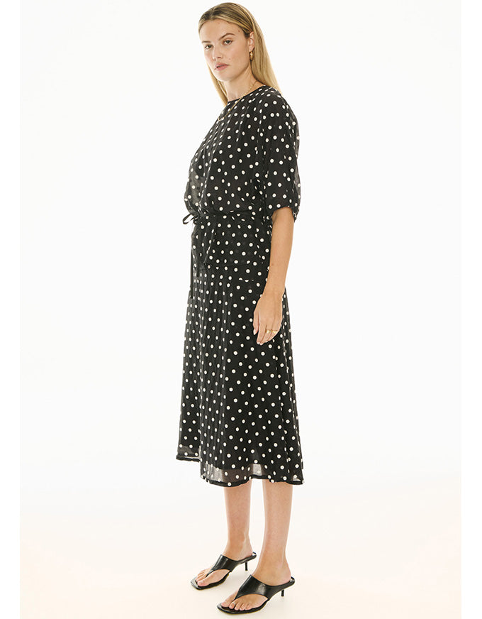 Clove Embroidered Top Black/Pebble