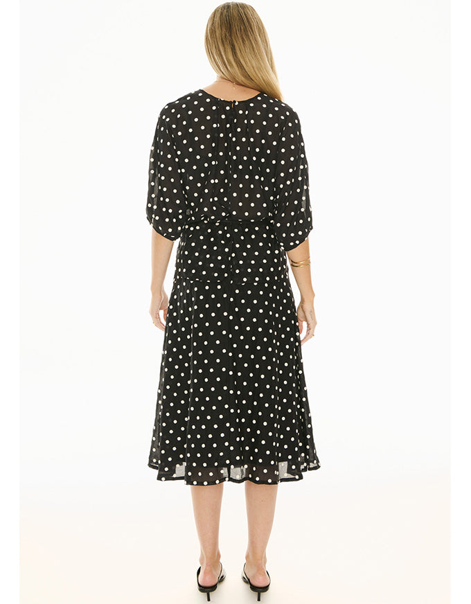 Clove Embroidered Top Black/Pebble