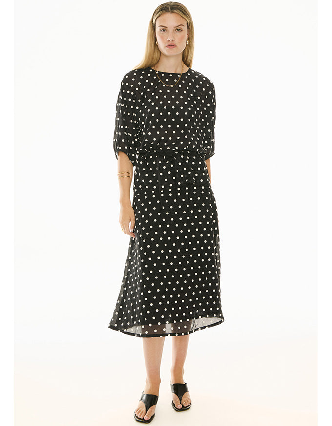 Clove Embroidered Top Black/Pebble