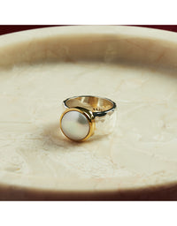 Chroma Two-Tone Button Pearl Ring