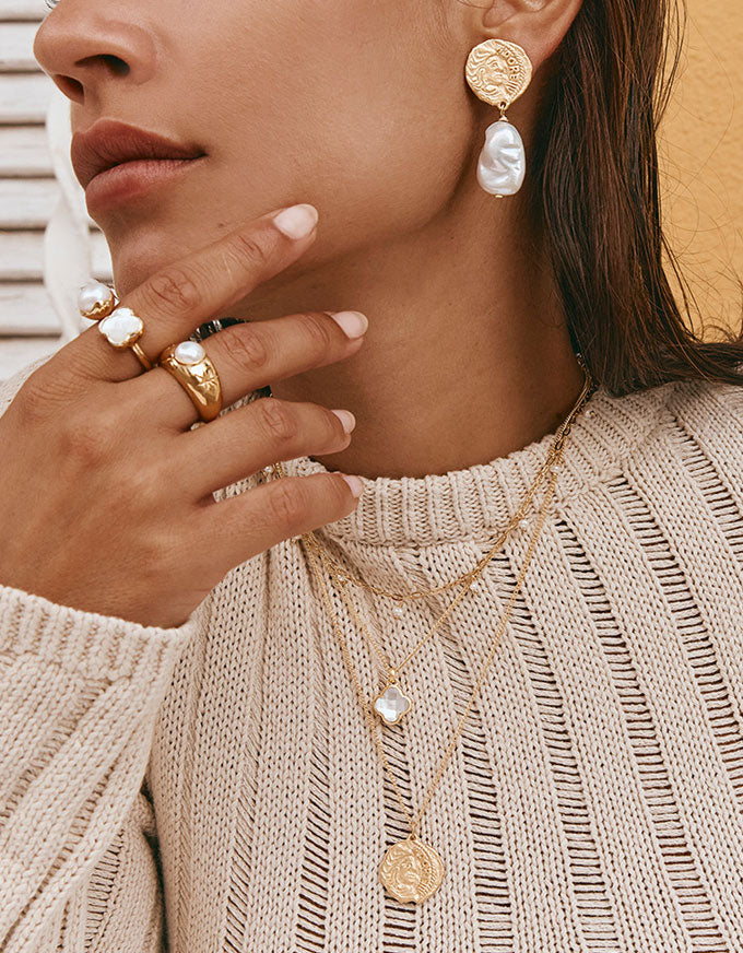 Adore Pendant Necklace Gold