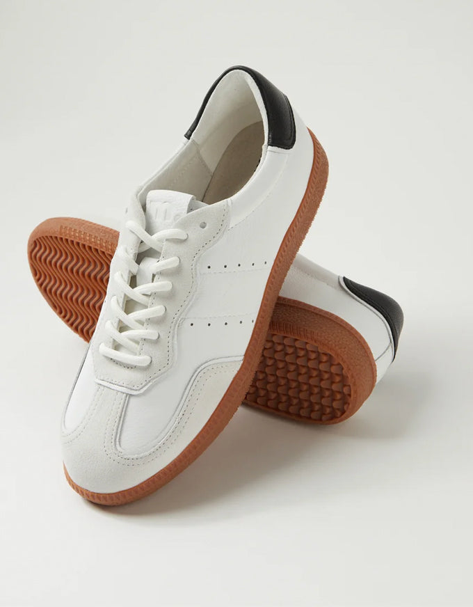Danssing White/Black Sneaker