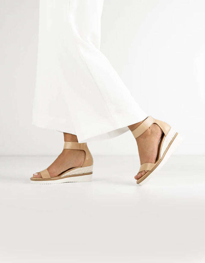 Lazy Wedge Heels Tan