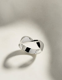 Muse Silver Single Twist Ring