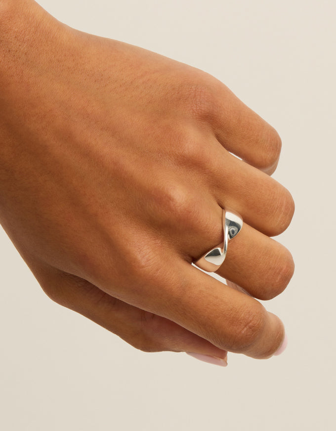Muse Silver Single Twist Ring