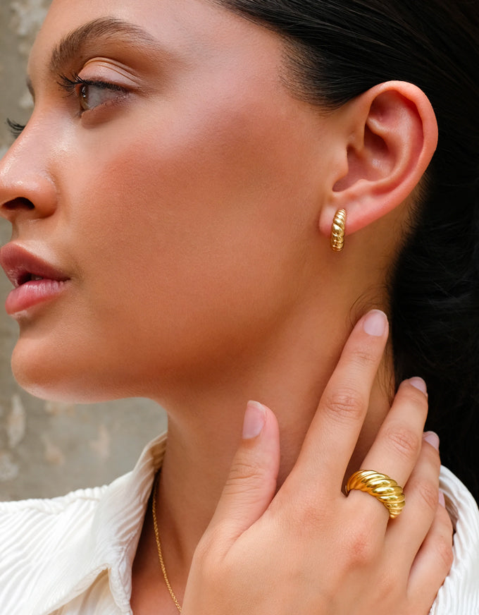 Cafe Stud Earring Gold