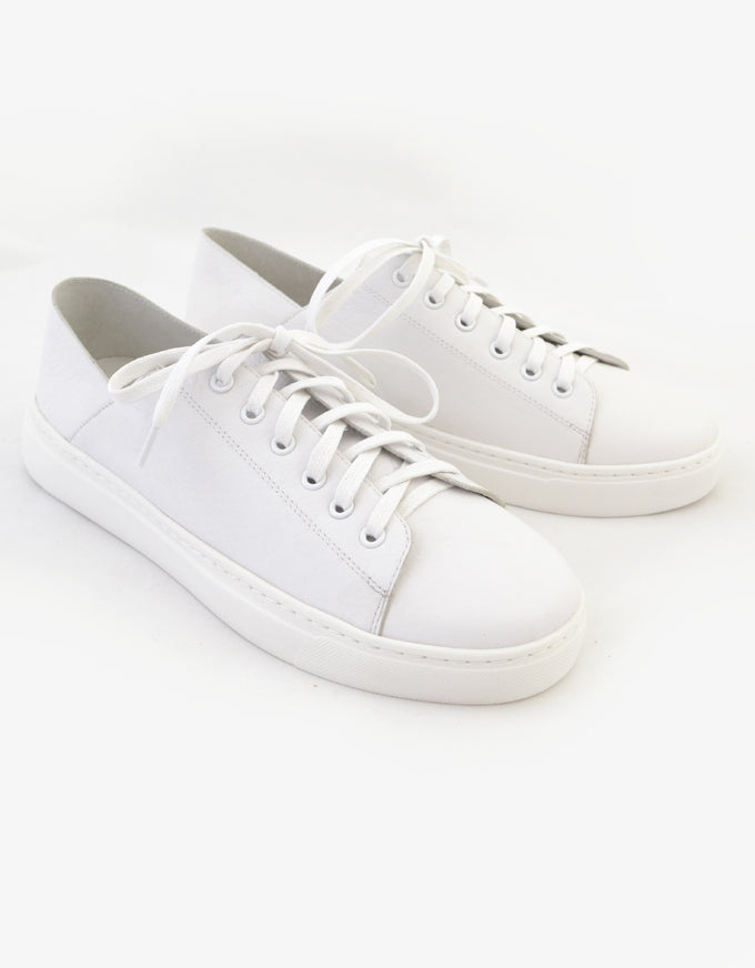 The Oskher Sneakers in White Leather.