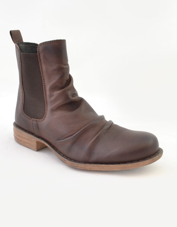 Willo Ankle Boots Chestnut.